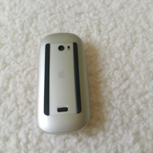 Apple A1296 Wireless Bluetooth Magic Laser Mouse White - Picture 5 of 7